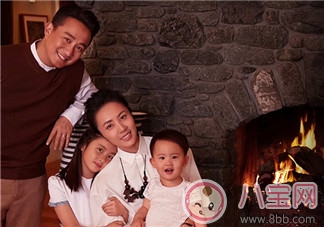 黃磊孫莉帶娃爬長(zhǎng)城照片 為什么說(shuō)黃磊終于登上了長(zhǎng)城