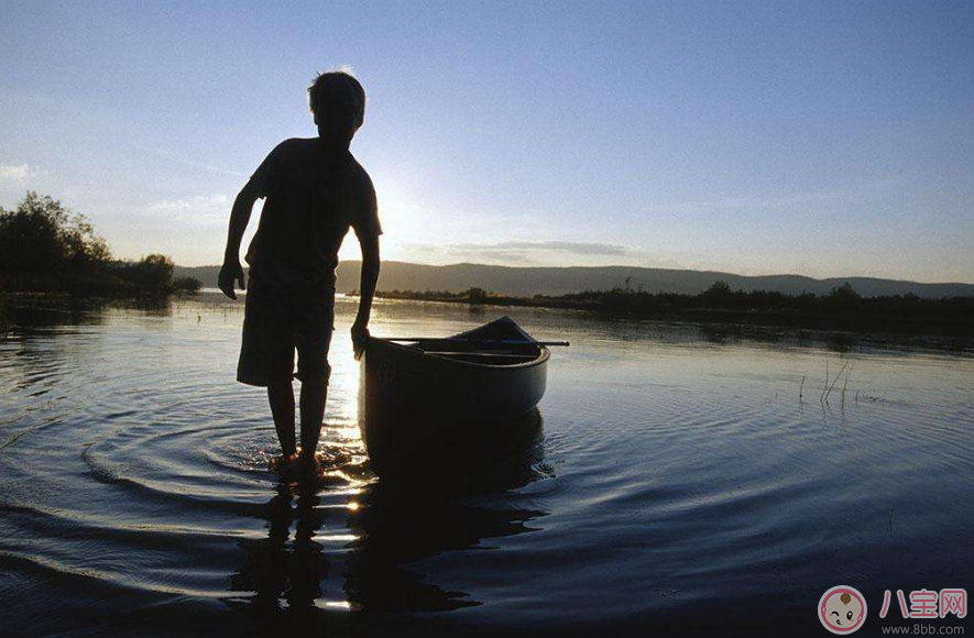 孩子在幼兒園不愿意和別人玩怎么辦 怎么讓孩子融入集體