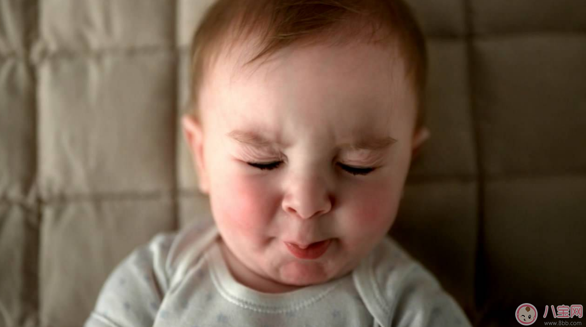 寶寶母乳喂養17天便秘了怎么辦 寶寶吃母乳便秘怎么解決