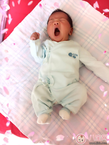 寶寶受涼肚子漲怎么辦 孩子脹肚子吐了怎么解決