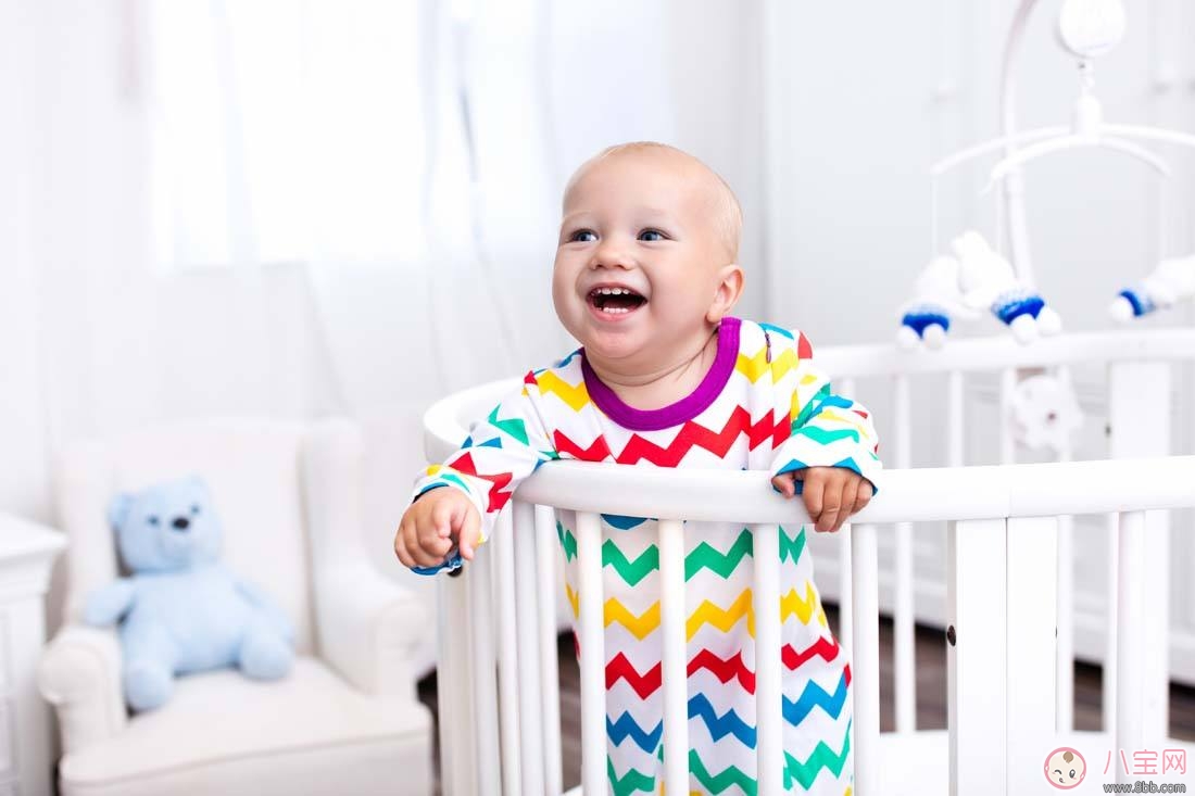 1歲后寶寶吃不吃配方奶粉 一歲后寶寶奶量是多少