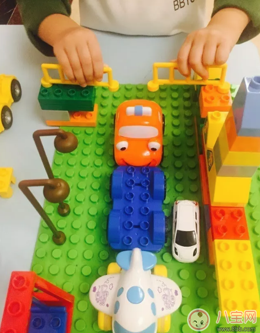 不同年齡段的孩子如何進(jìn)行角色扮演游戲 幼兒好玩的角色扮演游戲有哪些