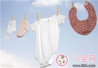 新生兒衣物首次清洗怎么做 寶寶的衣物能用成人洗衣液或洗衣粉清洗嗎