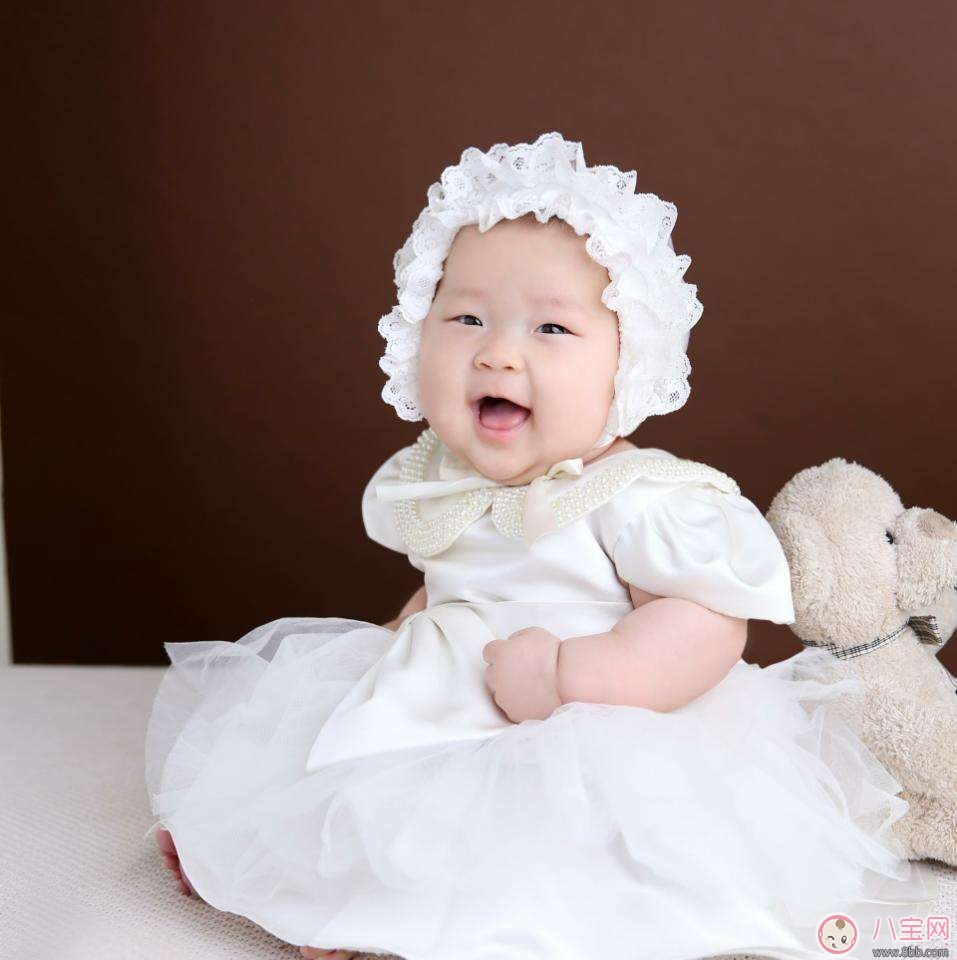 2個多月的寶寶頭發長得慢怎么辦 為什么寶寶頭發長得慢 2個多月的寶寶頭發長得慢怎么辦 為什么寶寶頭發長得慢