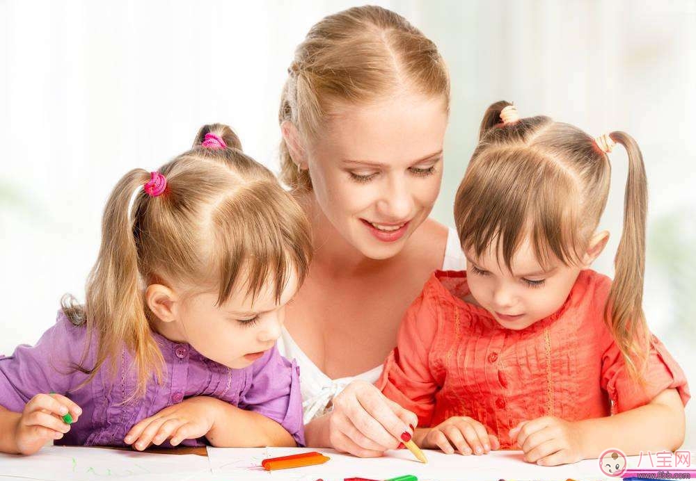 送孩子去幼兒園不舍的心情說說朋友圈 陪孩子上幼兒園的心情短語朋友圈