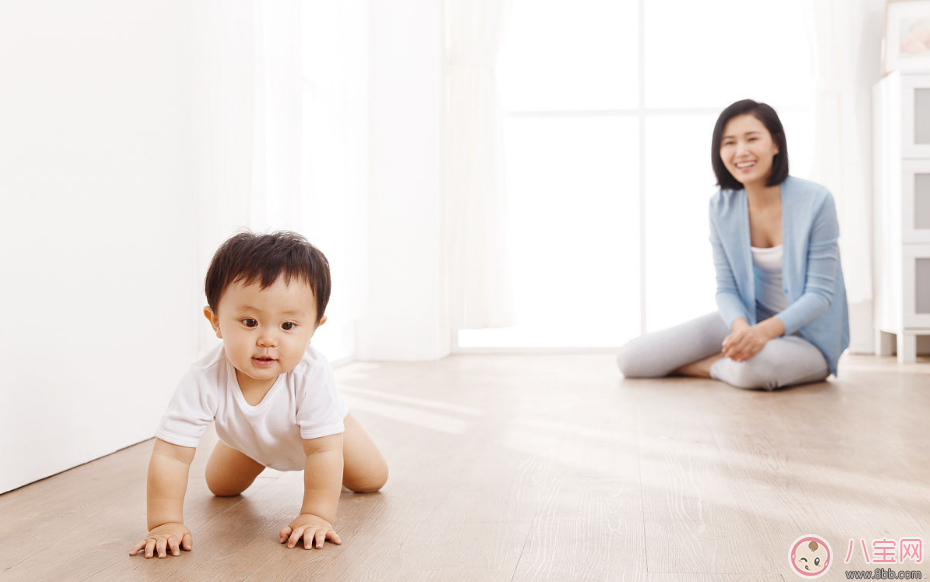 孩子不會爬就會走了正常嗎 孩子不爬就走的原因是什么 孩子不會爬就會走了正常嗎 孩子不爬就走的原因是什么