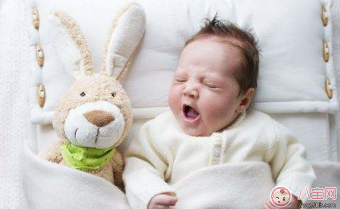 小孩眼屎太多糊住眼睛怎么辦 給寶寶清潔眼睛的正確手法怎么做