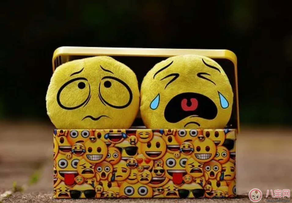 孩子哭著咳著就吐了正常嗎  寶寶嘔吐后應該怎么做