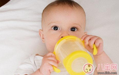 寶寶喝奶粉上火的原因 怎么預(yù)防寶寶喝奶粉上火