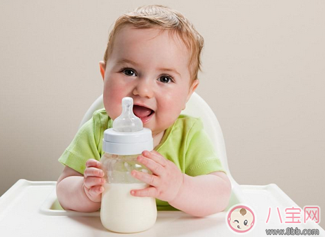 寶寶喝奶粉上火的原因 怎么預(yù)防寶寶喝奶粉上火