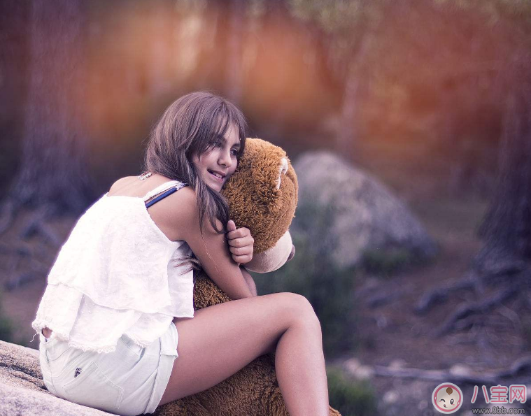 為什么說準媽媽懷孕不能抱別人家孩子 孕婦不能抱別人家孩子是迷信嗎