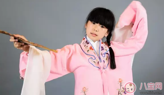 小孩學唱戲劇的最佳年齡 小孩學唱戲劇好嗎有哪些優勢 小孩學唱戲劇的最佳年齡 小孩學唱戲劇好嗎有哪些優勢