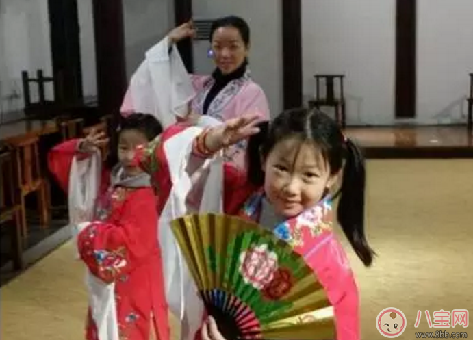 小孩學唱戲劇的最佳年齡 小孩學唱戲劇好嗎有哪些優勢 小孩學唱戲劇的最佳年齡 小孩學唱戲劇好嗎有哪些優勢