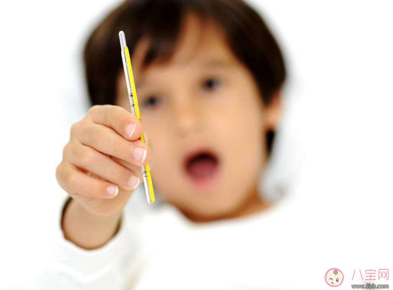 孩子發燒后馬上喂藥好不好 孩子發燒怎么退燒