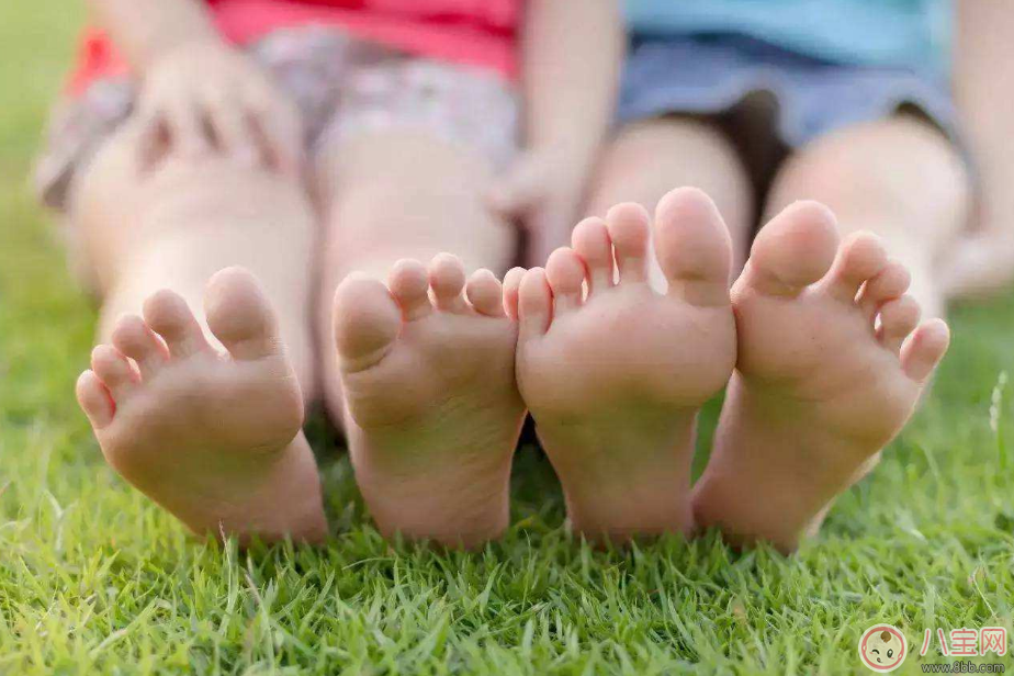 如何訓練寶寶抓握能力 孩子怎么學抓握 如何訓練寶寶抓握能力 孩子怎么學抓握