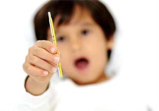 孩子發燒后馬上喂藥好不好 孩子發燒怎么退燒
