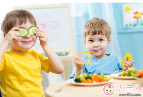 1歲內寶寶加輔食后不能碰的食物