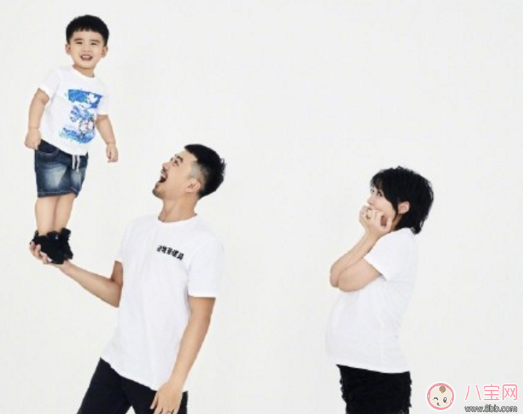 黃英二胎產(chǎn)女是什么時(shí)候 黃英女兒什么時(shí)候出生的 黃英二胎產(chǎn)女是什么時(shí)候 黃英女兒什么時(shí)候出生的