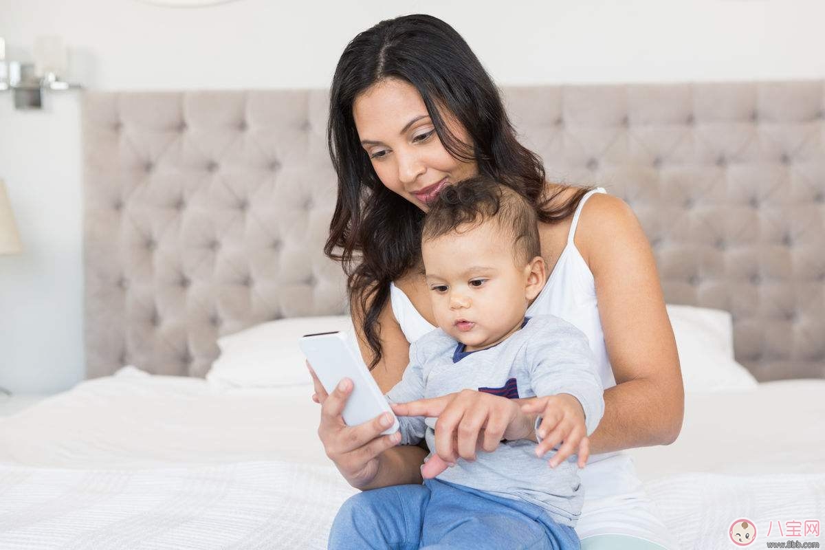 孩子高低肩膀駝背含胸怎么辦   如何預防孩子脊椎側彎