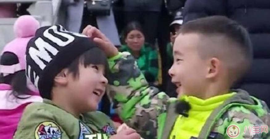 Max捧臉殺是什么 Max與Jasper為什么越來越默契 Max捧臉殺是什么 Max與Jasper為什么越來越默契