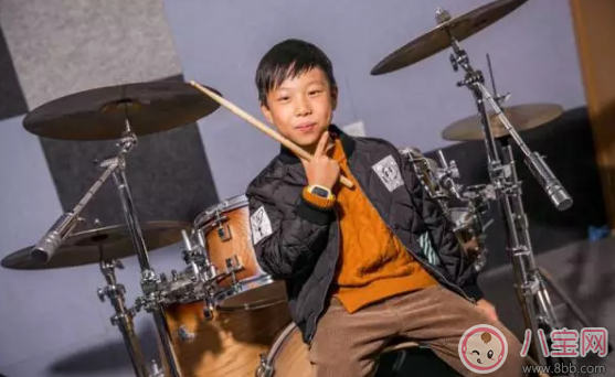 小孩學(xué)爵士鼓最佳年齡 內(nèi)向的小孩學(xué)爵士鼓好嗎