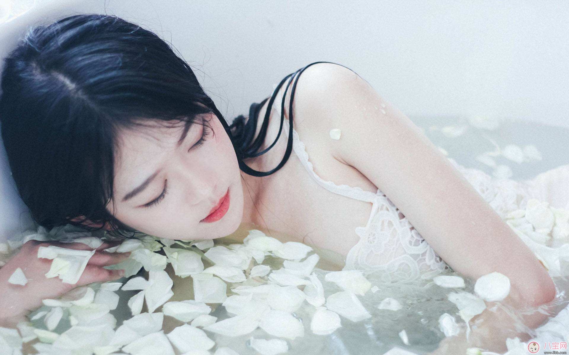 乳房突然變大的原因是什么 如何處理乳房突然變大 乳房突然變大的原因是什么 如何處理乳房突然變大