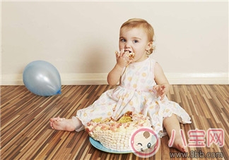 如何給寶寶過一周歲生日 一周歲寶寶生日怎么過 如何給寶寶過一周歲生日 一周歲寶寶生日怎么過