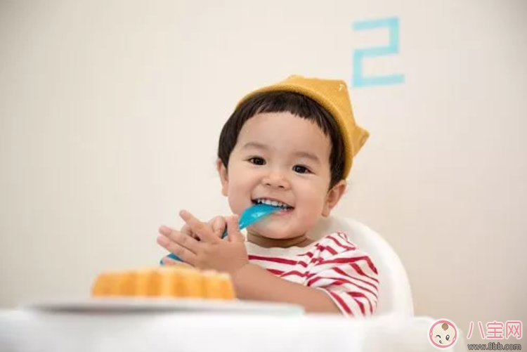 顏色鮮艷塑料仿瓷餐具寶寶能用嗎  寶寶餐具什么材質好