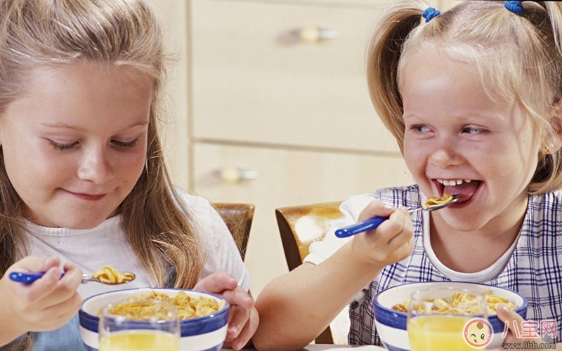 不適合孩子喝的飲品有哪些  寶寶喝飲料會造成肥胖嗎