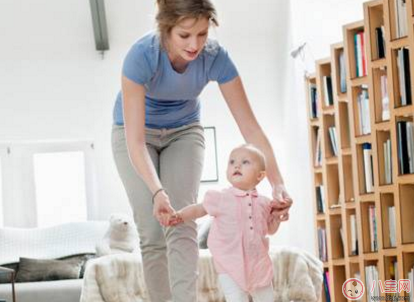 要主動幫孩子練習走路嗎 需要主動刺激寶寶邁出第一步嗎 要主動幫孩子練習走路嗎 需要主動刺激寶寶邁出第一步嗎