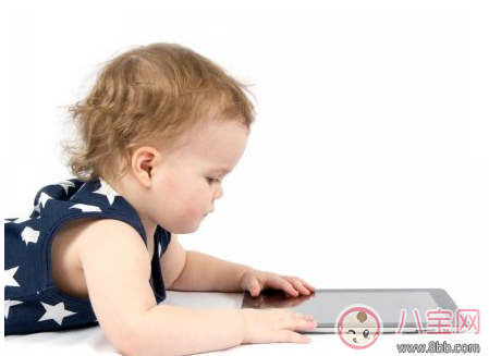 孩子愛看電視怎么辦 寶寶能看電視嗎