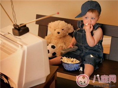孩子愛看電視怎么辦 寶寶能看電視嗎