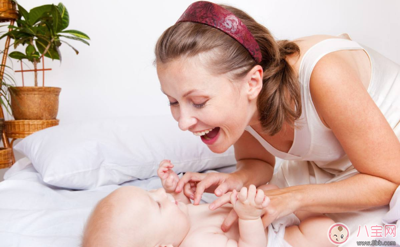 怎么選購會走路的寶寶枕頭   如何選擇實用的寶寶枕頭