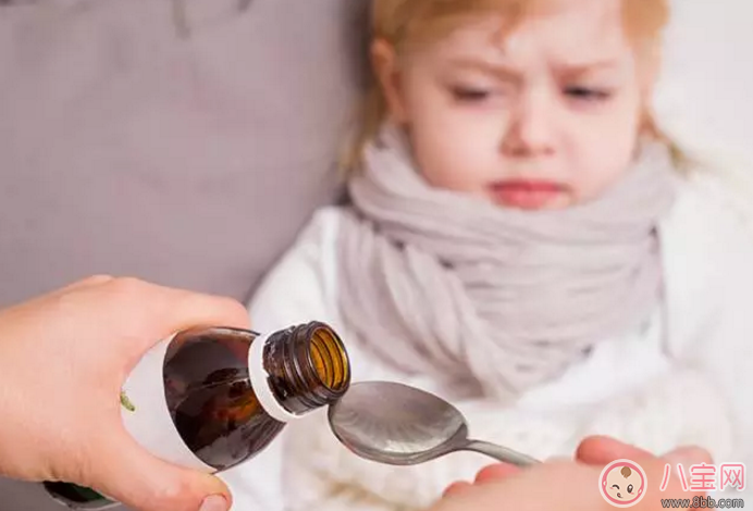 寶寶看病打打吊瓶比吃藥好嗎 寶寶看病打吊瓶好得快真的嗎 寶寶看病打打吊瓶比吃藥好嗎 寶寶看病打吊瓶好得快真的嗎