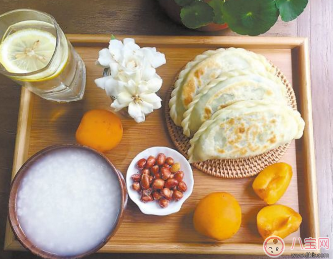 給孩子做早餐的說說朋友圈 早起為娃做早餐的心情感概