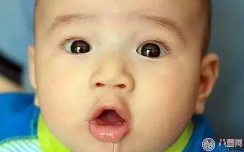寶寶嘴角有白死皮是什么原因 寶寶嘴角有白茬是脾有火嗎 寶寶嘴角有白死皮是什么原因 寶寶嘴角有白茬是脾有火嗎