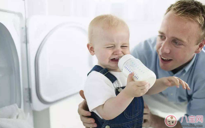 寶寶厭奶期持續多久  三個月寶寶厭奶怎么辦