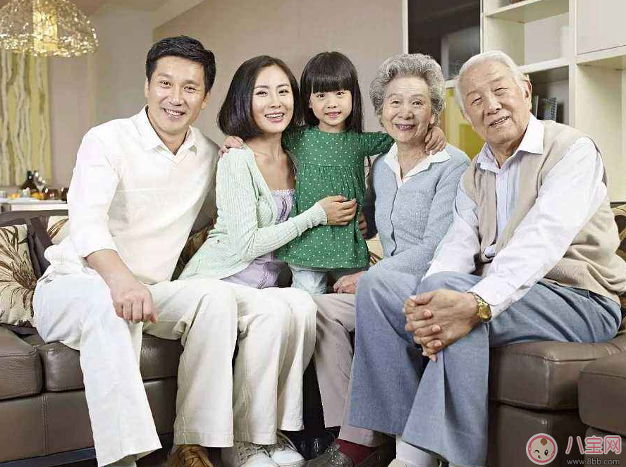 幫兒媳帶孩子要一萬五合理嗎 老人幫忙帶孩子要錢正常嗎 幫兒媳帶孩子要一萬五合理嗎 老人幫忙帶孩子要錢正常嗎