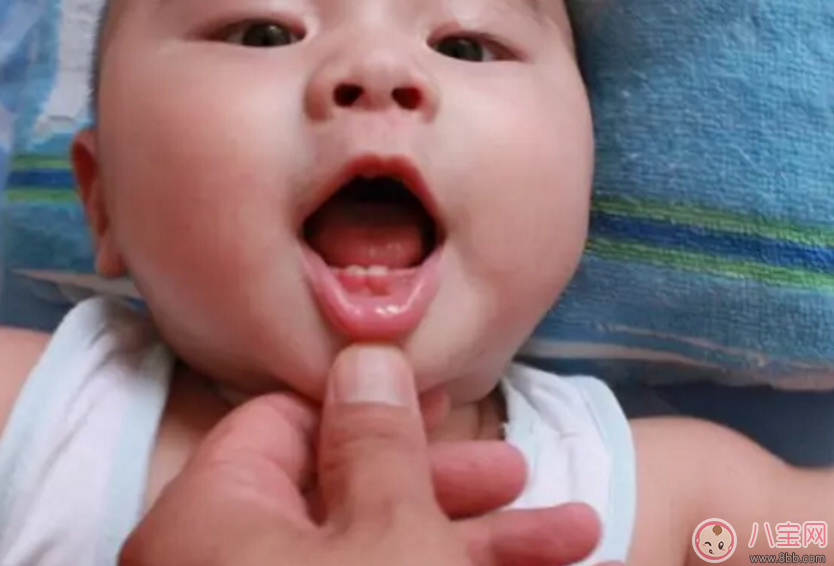 寶寶最遲出牙時間是什么時候 寶寶出牙慢和媽媽有關系嗎