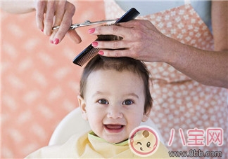 幫寶寶理發(fā)需要準(zhǔn)備哪些東西 怎么幫寶寶剃發(fā) 幫寶寶理發(fā)需要準(zhǔn)備哪些東西 怎么幫寶寶剃發(fā)