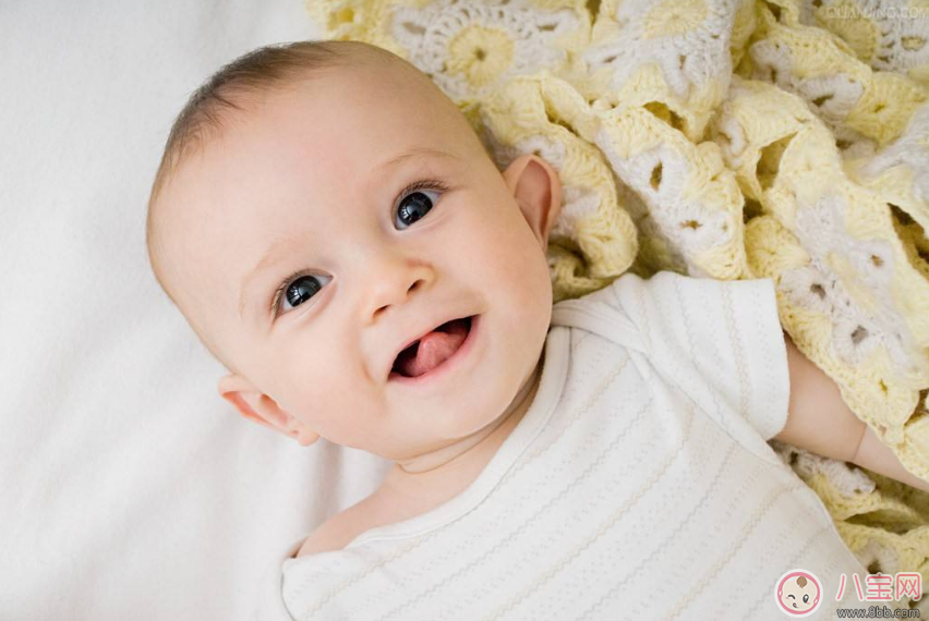 2018元旦出生寶寶起什么名字好 寶寶出生元旦好不好