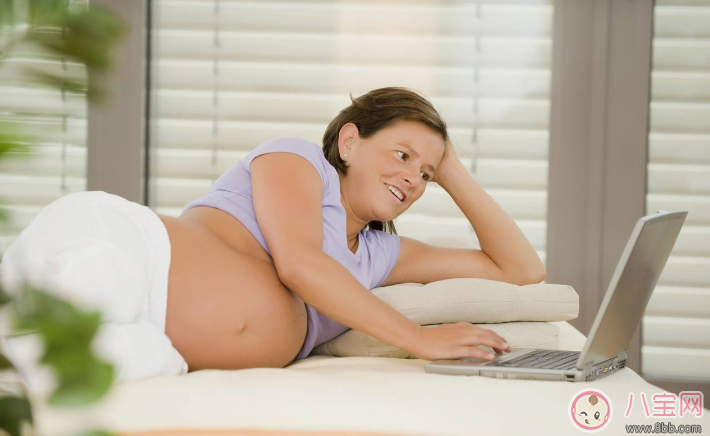 孕期用電腦如何保護肌膚  孕婦用電腦輻射大怎么減少影響