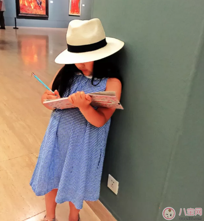 張梓琳女兒和曹格女兒肚子圓滾滾是脹氣嗎   怎么判斷寶寶肚子脹氣