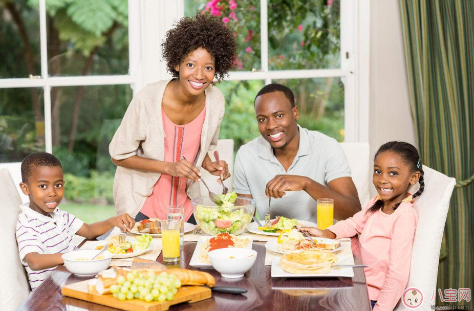 孩子愛(ài)挑食怎么讓他吃 孩子吃東西挑三揀四怎么辦