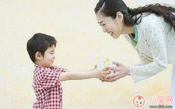 什么時候教小孩禮貌用語好 怎么教孩子禮貌用語 什么時候教小孩禮貌用語好 怎么教孩子禮貌用語