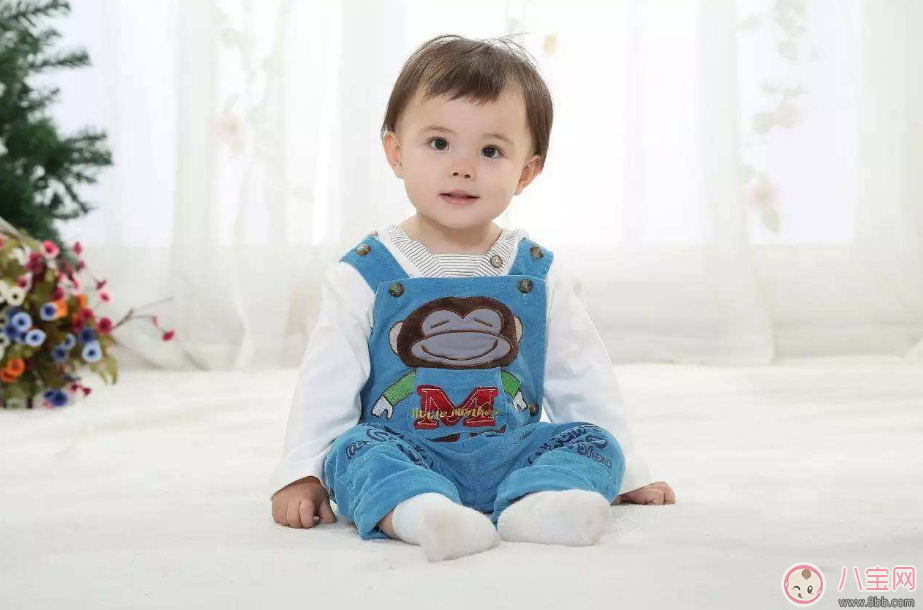 孩子上幼兒園后經常尿褲子正常嗎 孩子會上廁所尿褲子是什么原因