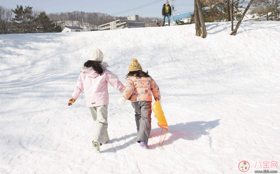 寶寶在冬天去幼兒園穿多少衣服好 冬天寶寶在幼兒園穿衣指南