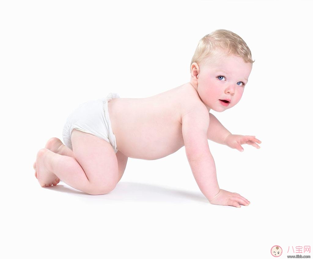 嬰兒紙尿褲大小怎么選  怎么給嬰兒穿紙尿褲