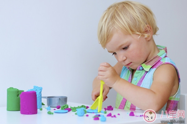 了解孩子的敏感期 讀懂孩子的內心世界與孩子更好的相處 了解孩子的敏感期 讀懂孩子的內心世界與孩子更好的相處