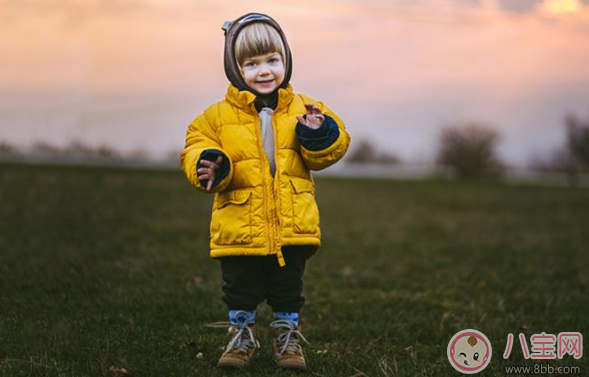 冬天寶寶穿什么鞋保暖 寶寶冬天鞋子怎么選 冬天寶寶穿什么鞋保暖 寶寶冬天鞋子怎么選